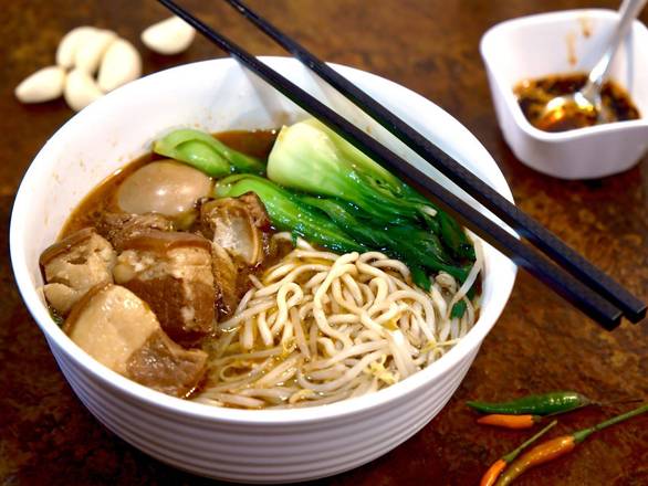 Braised Pork Belly Noodle Soup 红烧肉面